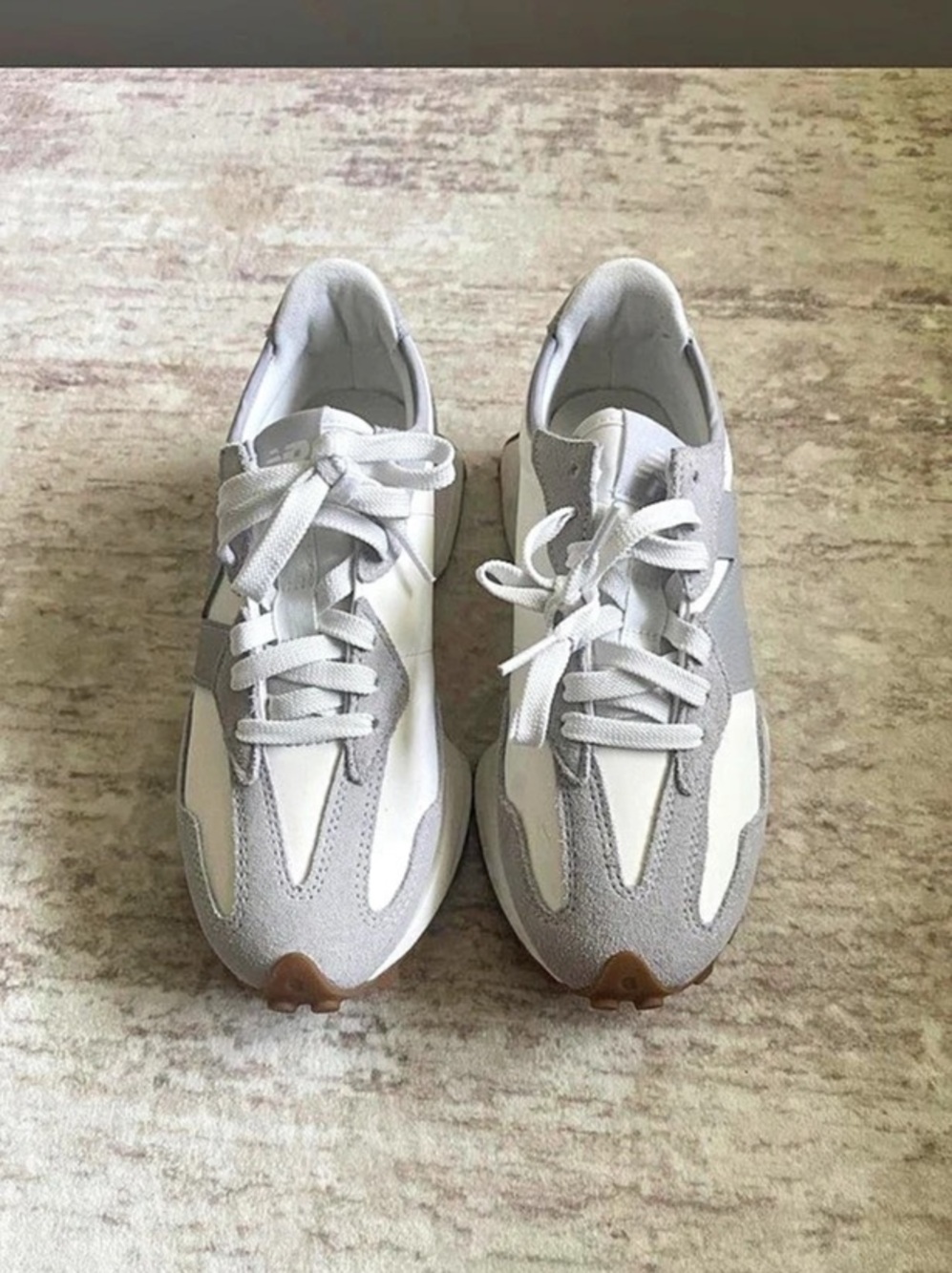 New Balance 327 Sneakers